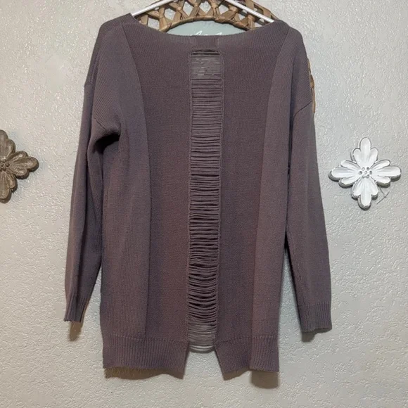Andree Women's Gray Crew Neck Sweater - Picture 2 of 3